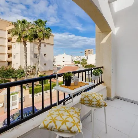 Апартаменты Apartment, Pool, And Sea